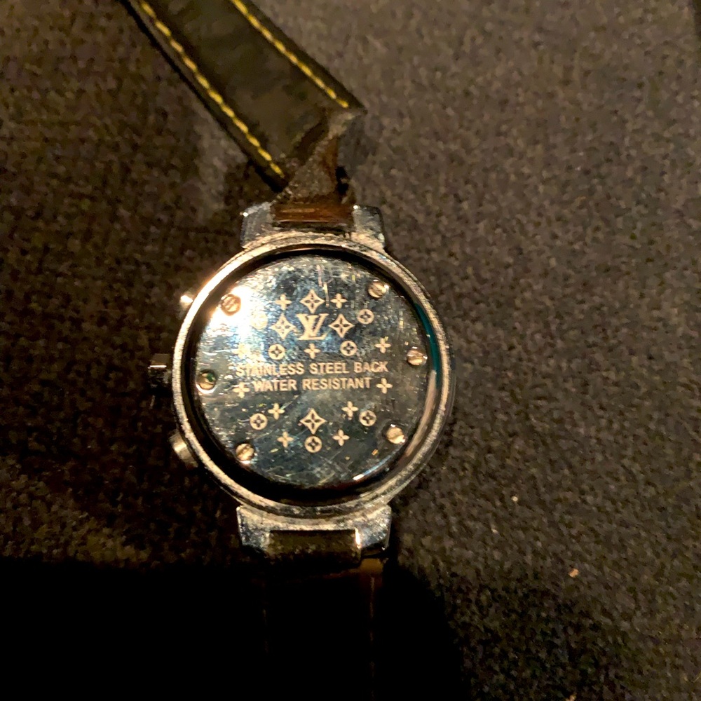 Purple Face Louis Vuitton watch. - Picture 3 of 3